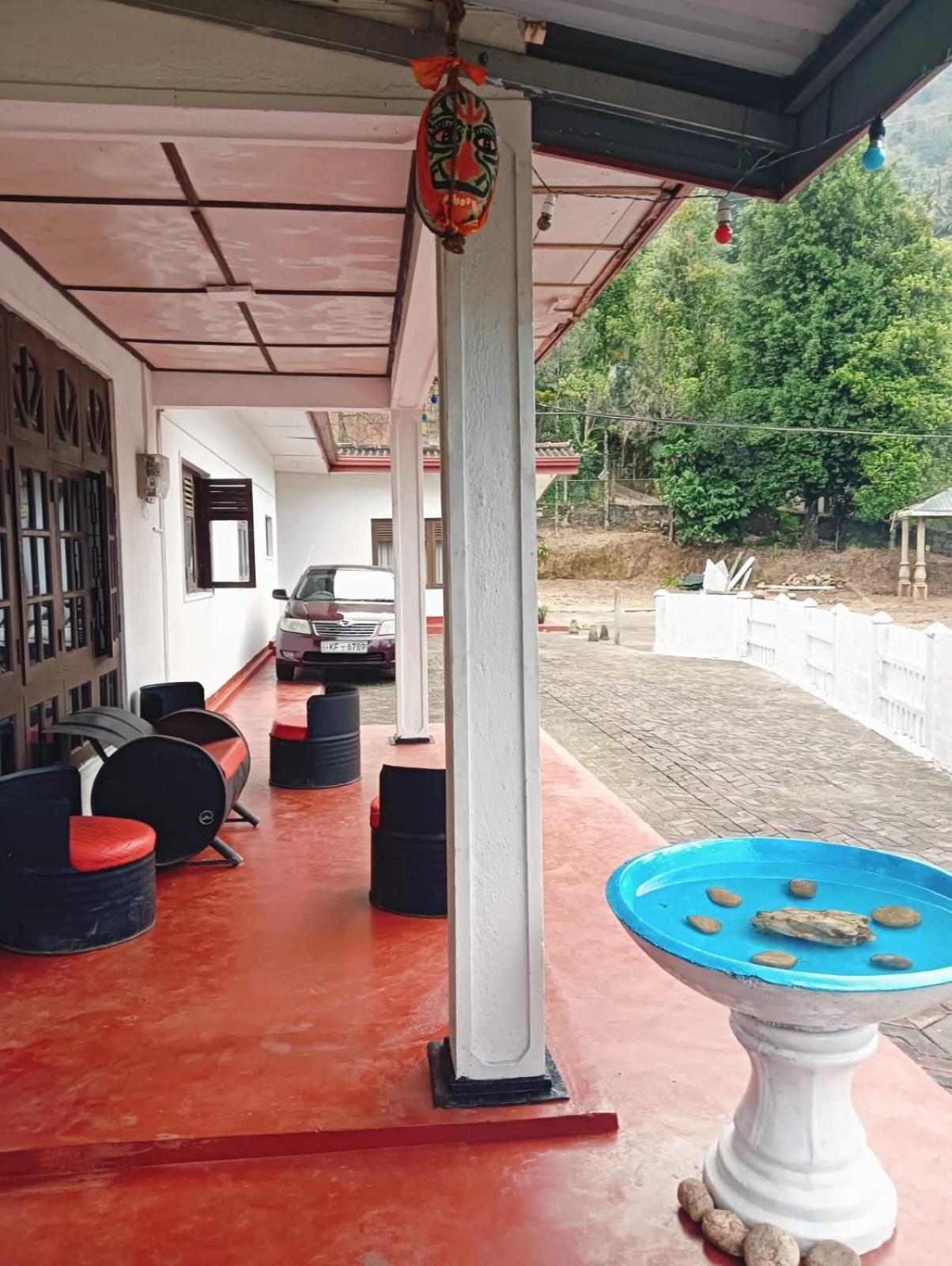 Hill Resort&Restaurant Гампола Екстериор снимка